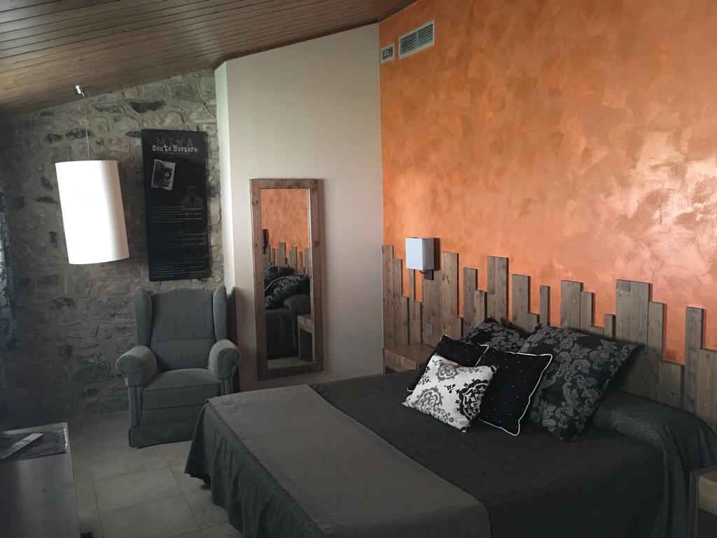 Santa Barbara Hotell Sant Corneli Eksteriør bilde